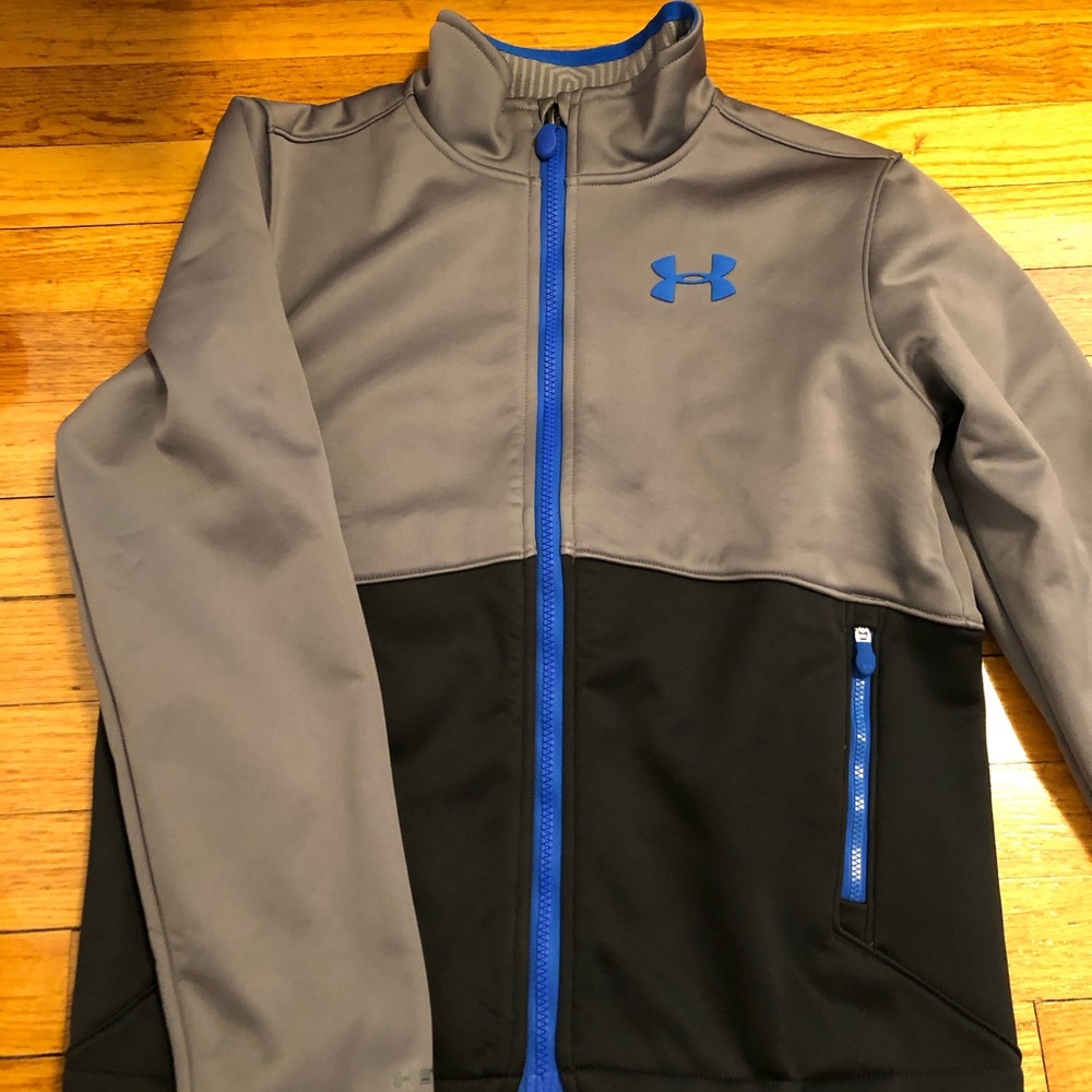 New without tag Under Armour thermo jacket. Youth large.
